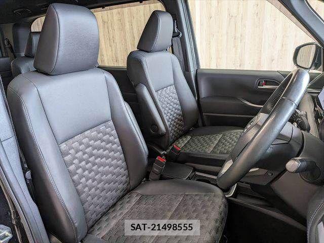 Toyota VOXY HYBRID 2023-09 8039142-7