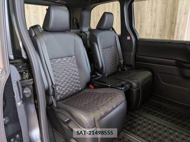 Toyota VOXY HYBRID 2023-09 8039142-8