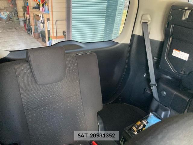 Toyota VOXY HYBRID 2015-04 8039151-12