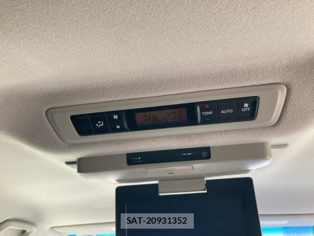 Toyota VOXY HYBRID 2015-04 8039151-13