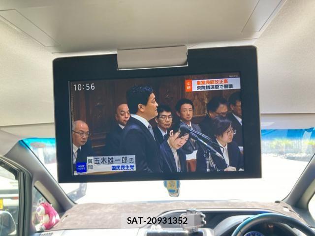 Toyota VOXY HYBRID 2015-04 8039151-14