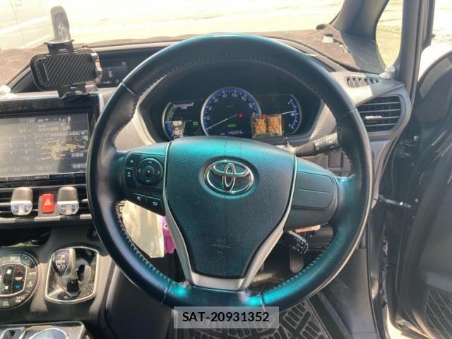 Toyota VOXY HYBRID 2015-04 8039151-17