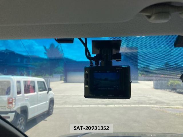 Toyota VOXY HYBRID 2015-04 8039151-25