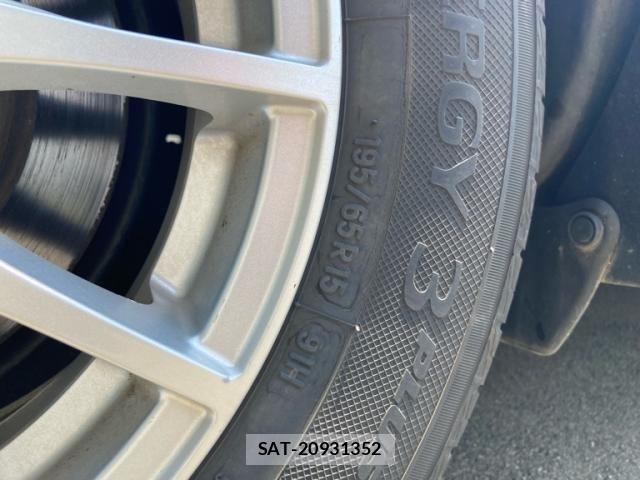 Toyota VOXY HYBRID 2015-04 8039151-7