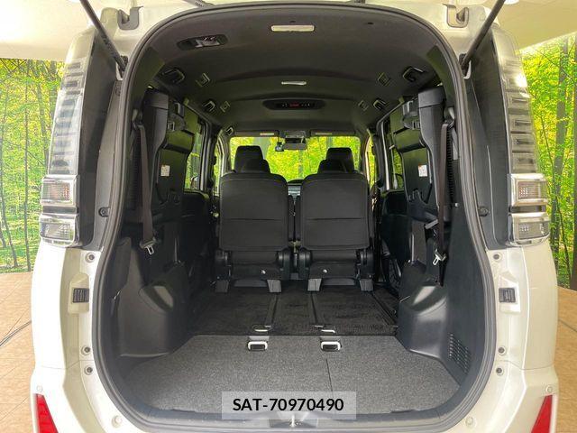 Toyota VOXY HYBRID 2017-12 8039145-10
