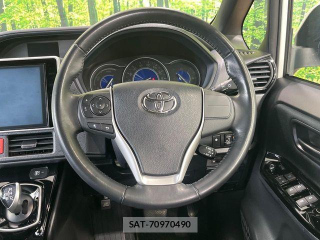 Toyota VOXY HYBRID 2017-12 8039145-11