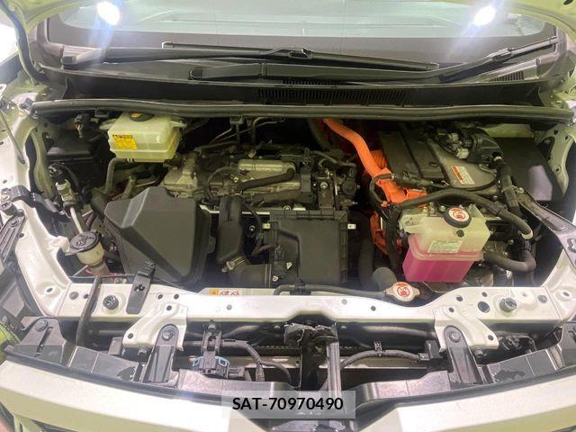 Toyota VOXY HYBRID 2017-12 8039145-18