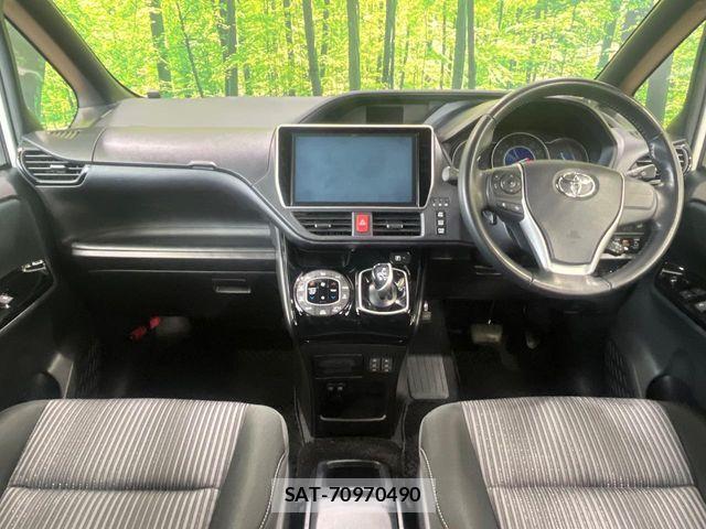 Toyota VOXY HYBRID 2017-12 8039145-1