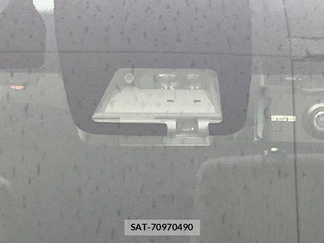 Toyota VOXY HYBRID 2017-12 8039145-5