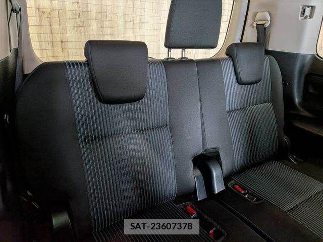 Toyota VOXY HYBRID 2017-05 8039149-10