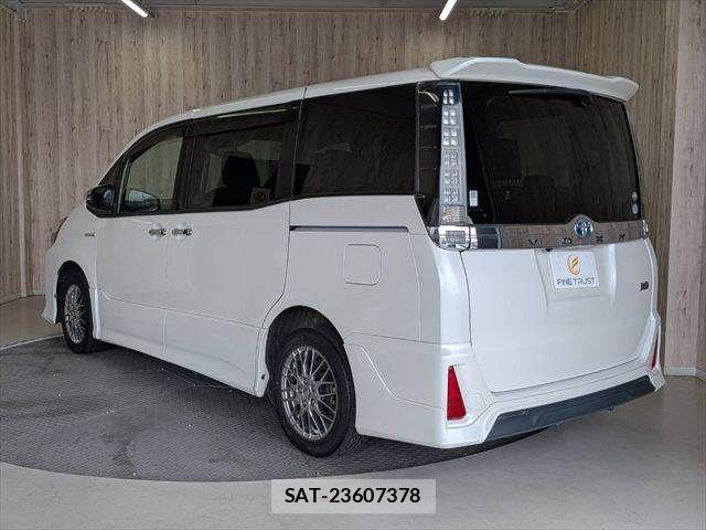 Toyota VOXY HYBRID 2017-05 8039149-22