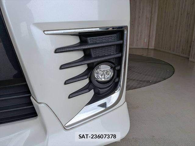 Toyota VOXY HYBRID 2017-05 8039149-25