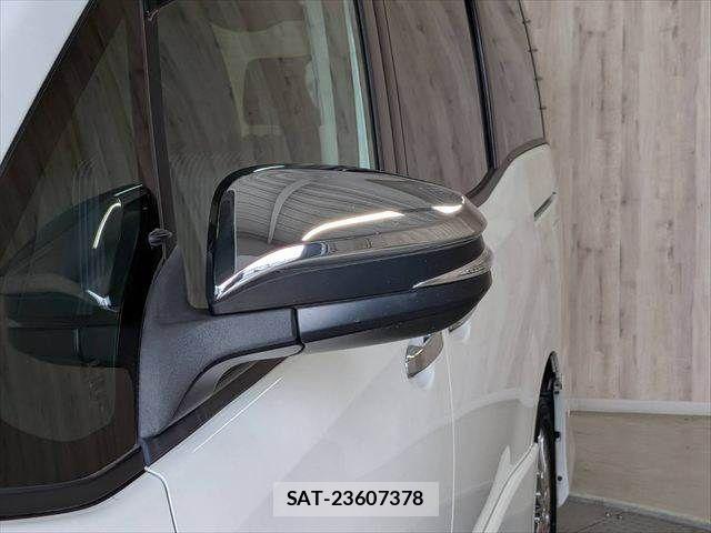 Toyota VOXY HYBRID 2017-05 8039149-28