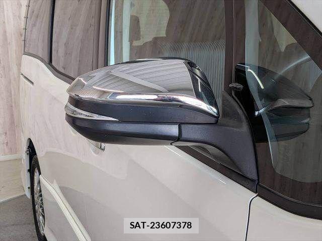 Toyota VOXY HYBRID 2017-05 8039149-29