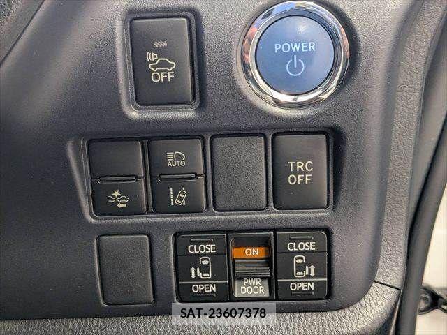 Toyota VOXY HYBRID 2017-05 8039149-7