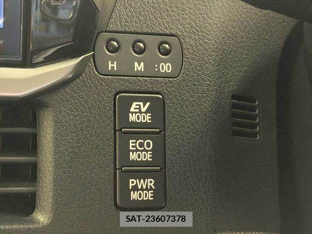 Toyota VOXY HYBRID 2017-05 8039149-8