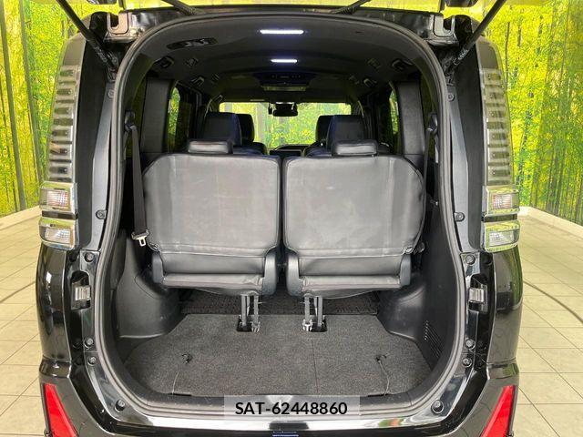 Toyota VOXY HYBRID 2018-03 8039147-10