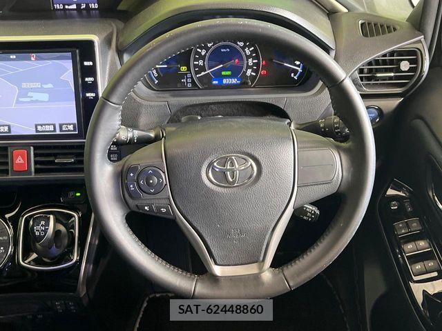 Toyota VOXY HYBRID 2018-03 8039147-11