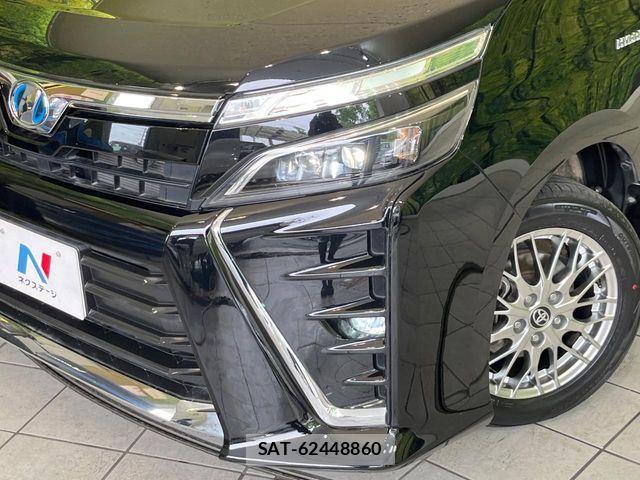 Toyota VOXY HYBRID 2018-03 8039147-12