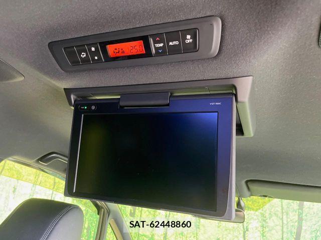 Toyota VOXY HYBRID 2018-03 8039147-2