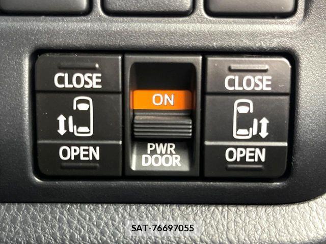 Toyota VOXY HYBRID 2019-01 8039144-5