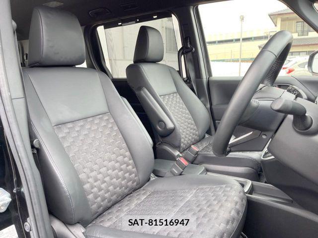 Toyota VOXY HYBRID 2022-08 8039141-7
