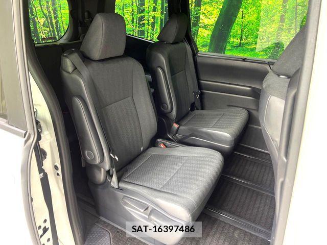 Toyota VOXY HYBRID 2022-10 8039143-8