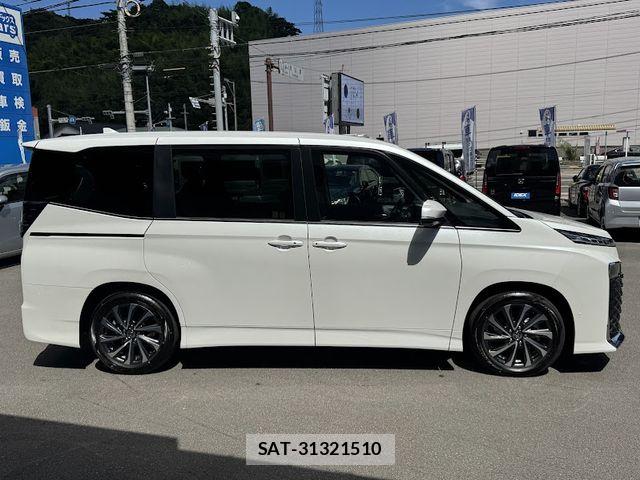 Toyota VOXY HYBRID 2026-06 8039131-4