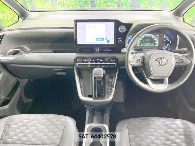 Toyota VOXY HYBRID 2023-07 8039135-1