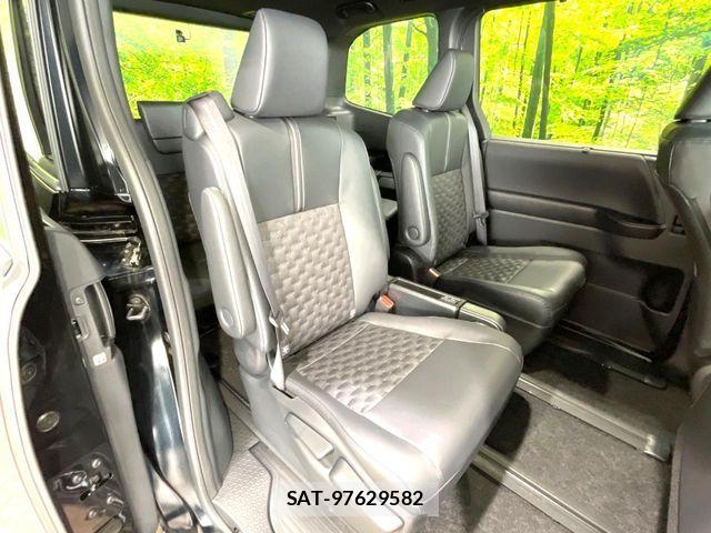 Toyota VOXY HYBRID 2026-01 8039134-8