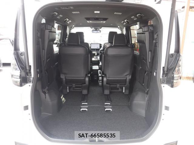 Toyota VOXY HYBRID 2026-05 8039133-9