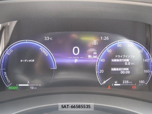 Toyota VOXY HYBRID 2026-05 8039133-18