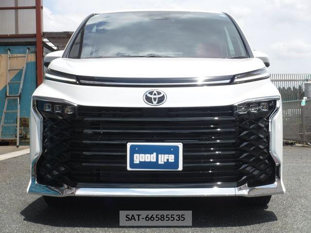 Toyota VOXY HYBRID 2026-05 8039133-1