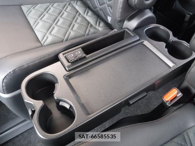 Toyota VOXY HYBRID 2026-05 8039133-23