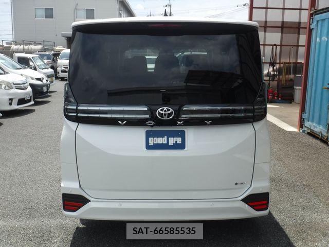 Toyota VOXY HYBRID 2026-05 8039133-4