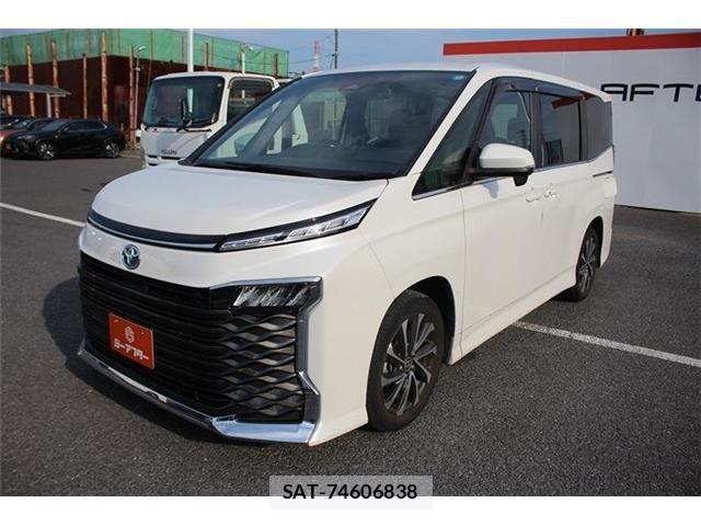 Toyota VOXY HYBRID 2023-02 8076115-9
