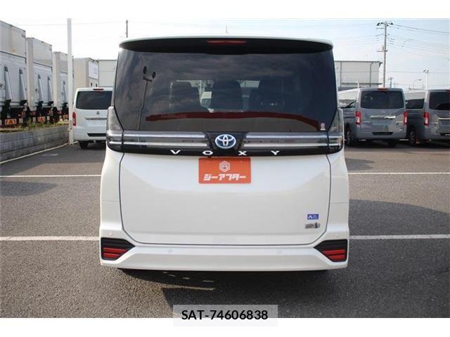 Toyota VOXY HYBRID 2023-02 8076115-12