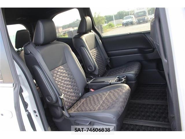 Toyota VOXY HYBRID 2023-02 8076115-21
