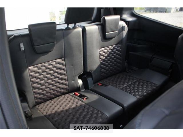 Toyota VOXY HYBRID 2023-02 8076115-23