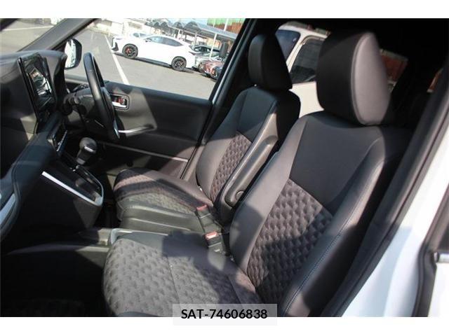 Toyota VOXY HYBRID 2023-02 8076115-26