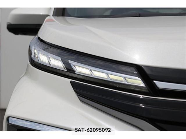 Toyota VOXY HYBRID 2023-04 8076109-11