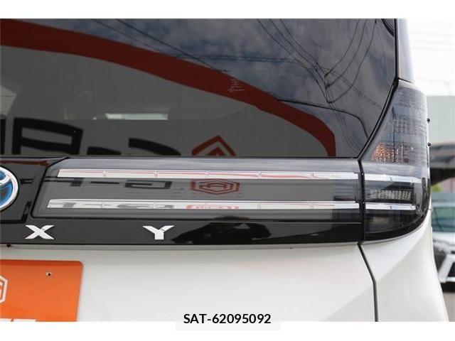 Toyota VOXY HYBRID 2023-04 8076109-12