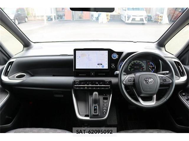 Toyota VOXY HYBRID 2023-04 8076109-17