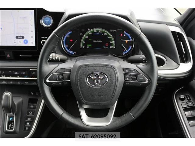 Toyota VOXY HYBRID 2023-04 8076109-18