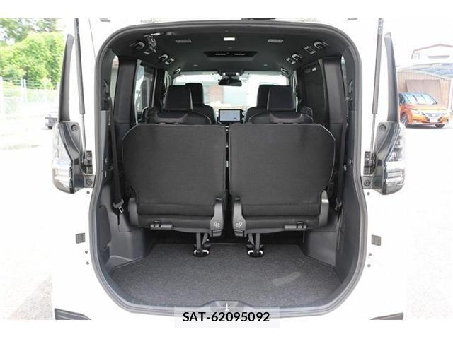 Toyota VOXY HYBRID 2023-04 8076109-19