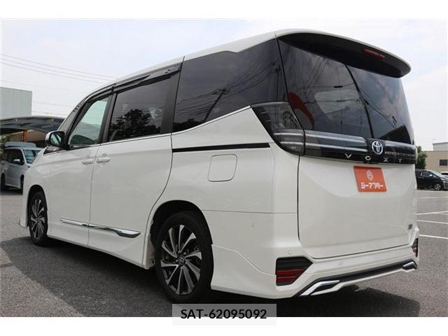 Toyota VOXY HYBRID 2023-04 8076109-23