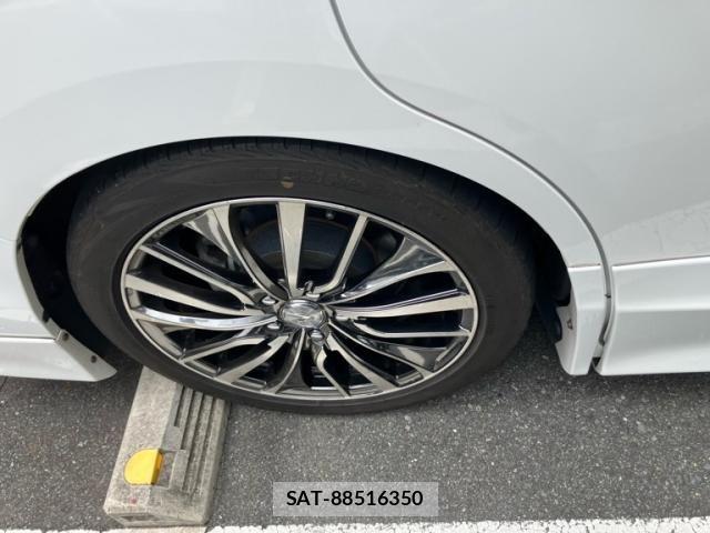 Toyota VOXY HYBRID 2014-11 8076116-2
