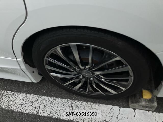 Toyota VOXY HYBRID 2014-11 8076116-4