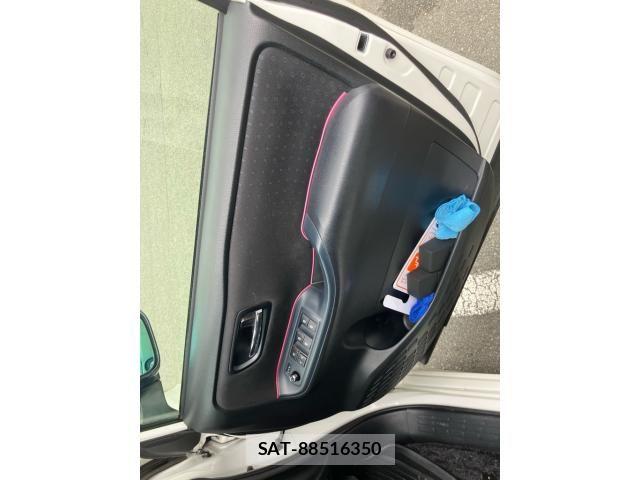 Toyota VOXY HYBRID 2014-11 8076116-6