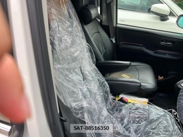 Toyota VOXY HYBRID 2014-11 8076116-8